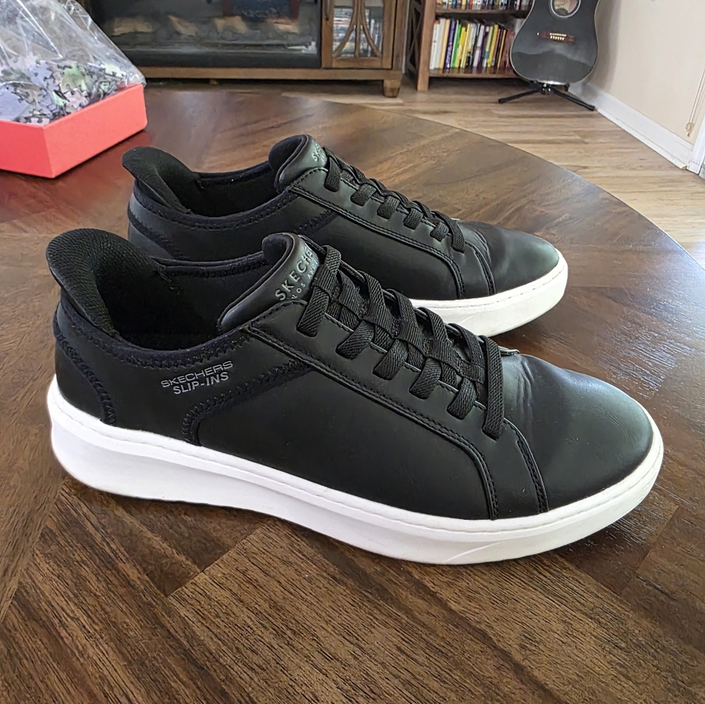 Size 10 men Skechers slip on. - Picture 2 of 6
